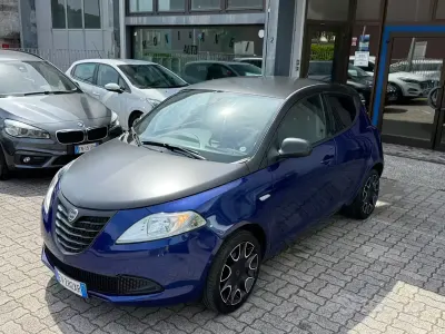 Usata Lancia Ypsilon S 69 CV (50 kW) 2014 Viola Utilitaria