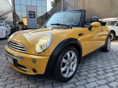 Usata Mini Cooper Cabriolet 116 CV (85 kW) 2008 Giallo Cabrio
