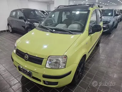 Usata Fiat Panda Emotion 60 CV (44 kW) 2006 Verde Utilitaria
