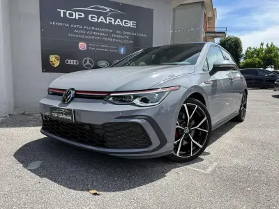 Usata VW Golf VIII GTI 245 CV (180 kW) 2022 Moonstone grey Berlina
