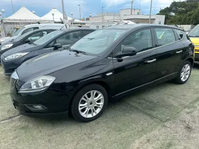 Usata Lancia Delta 120 CV (88 kW) 2010 Nero Utilitaria