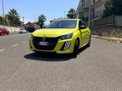 Usata Peugeot 208 75 CV (55 kW) 2024 Giallo Utilitaria