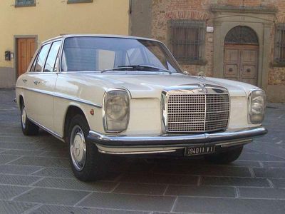 Bianco Usata 1970 Mercedes W115 Berlina | 9750 €