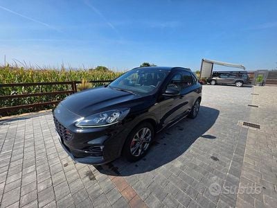 Usata Ford Kuga 120 CV (88 kW) 2021 Nero SUV