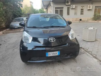 Usata Toyota iQ 68 CV (50 kW) 2011 Nero Utilitaria