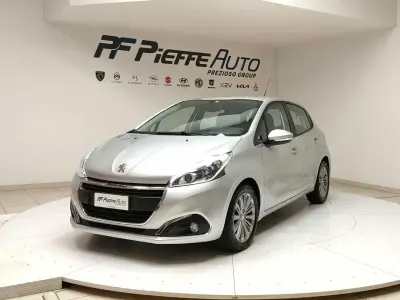 Usata Peugeot 208 Active 75 CV (55 kW) 2018 Grigio artense Utilitaria
