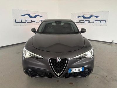 Käytetty Alfa Romeo Stelvio Super 210 HP (154 kW) 2017 Harmaa Katumaasturi