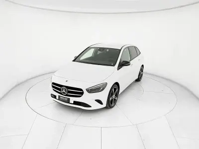 Usata Mercedes B200 150 CV (110 kW) 2022 Bianco Utilitaria