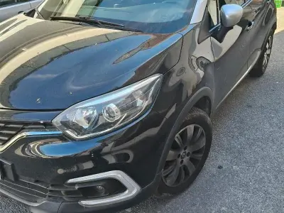 Usata Renault Captur 90 CV (66 kW) 2019 Nero SUV