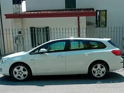 Usata Opel Astra 110 CV (80 kW) 2011 Station wagon