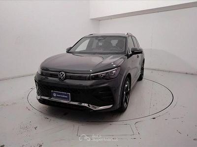 Usata VW Tiguan R-line 150 CV (110 kW) 2025 Grigio SUV