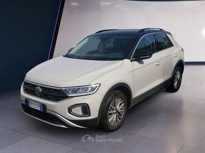Usata VW T-Roc Life 110 CV (80 kW) 2023 Beige SUV