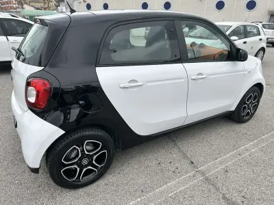 Usata Smart ForFour Passion 90 CV (66 kW) 2019 Utilitaria