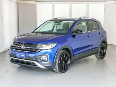 Usata VW T-Cross Advance 110 CV (80 kW) 2023 Reef blue metallizzato SUV