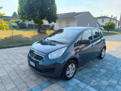 Usata Kia Venga 99 CV (72 kW) 2013 Bluazzurro Utilitaria