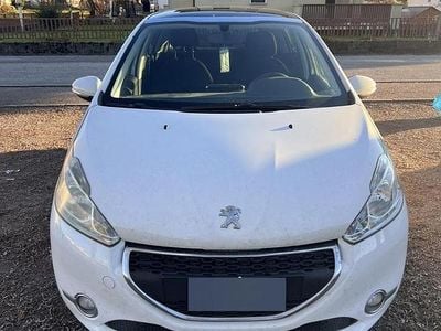 Usata Peugeot 208 68 CV (50 kW) 2013 Bianco Utilitaria