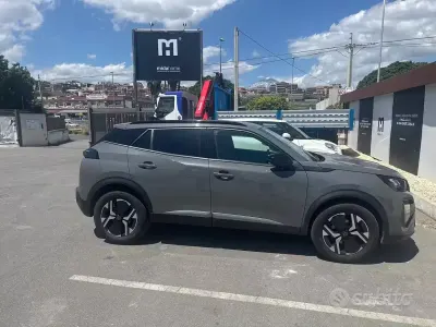 Usata Peugeot 2008 100 CV (73 kW) 2024 Grigio SUV