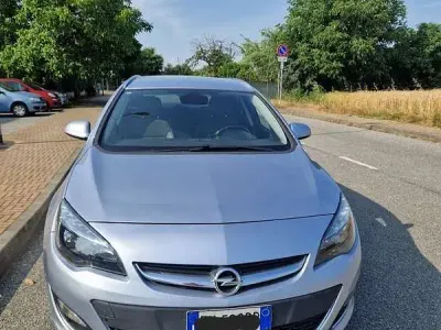 Usata Opel Astra Sport 131 CV (96 kW) 2015 Grigio Station wagon