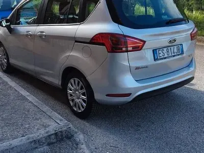 Usata Ford B-MAX Titanium 75 CV (55 kW) 2013 Argento Monovolume
