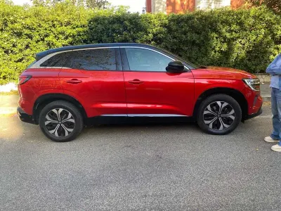 Usata Renault Austral Techno 200 CV (147 kW) 2023 Rosso SUV
