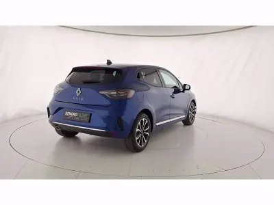 Usata Renault Clio V Techno 91 CV (66 kW) 2025 Blu scuro Berlina