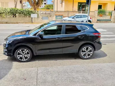 Usata Nissan Qashqai N-Connecta 116 CV (85 kW) 2018 Nero SUV