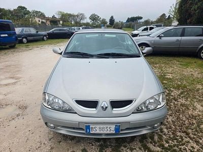 Usata Renault Mégane Cabriolet 107 CV (78 kW) 2001 Argento Cabrio