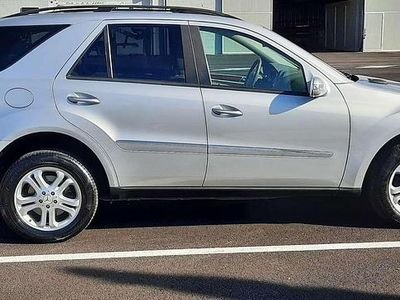 Usata Mercedes ML320 224 CV (164 kW) 2006 Grigio SUV
