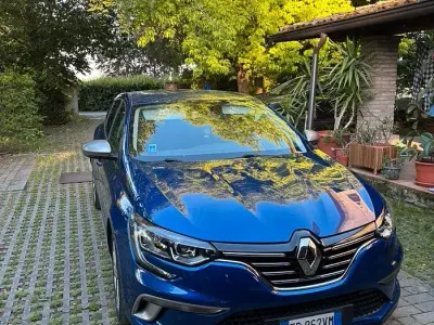 Usata Renault Mégane GT Line GT-Line 132 CV (97 kW) 2018 Blu/azzurro Berlina