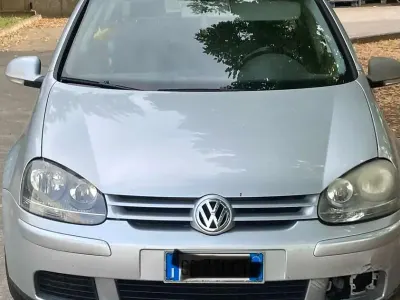Usata VW Golf IV 90 CV (66 kW) 2004 Grigio Berlina