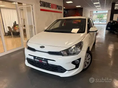Usata Kia Rio Style 82 CV (60 kW) 2021 Bianco Berlina