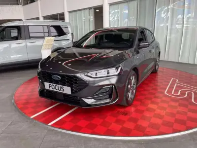Nuova Ford Focus ST-Line 125 CV (91 kW) 2026 Magnetic grey  Berlina