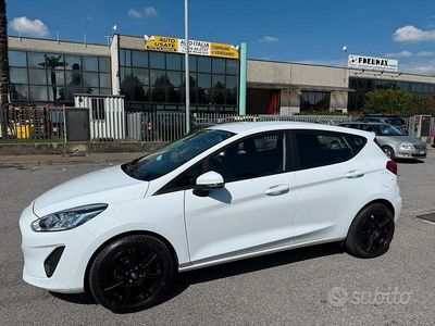 Usata Ford Fiesta Titanium 86 CV (63 kW) 2017 Bianco Utilitaria