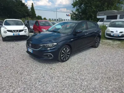 Usata Fiat Tipo Lounge 120 CV (88 kW) 2016 Bluazzurro Berlina