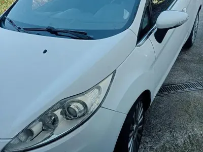 Usata Ford Fiesta Titanium 2009 Bianco Berlina