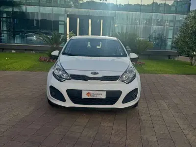 Usata Kia Rio 75 CV (55 kW) 2014 Bianco Berlina