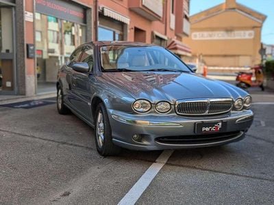 Usata Jaguar X-type Executive 196 CV (144 kW) 2004 Grigio Berlina