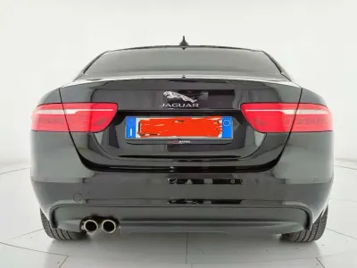 Usata Jaguar XE Prestige 179 CV (131 kW) 2015 Nero Berlina