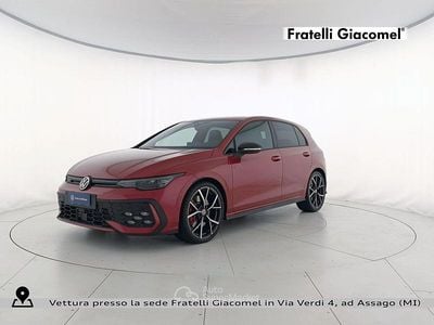 Usata VW Golf VIII GTI 265 CV (194 kW) 2024 Kings red metallizzato Berlina