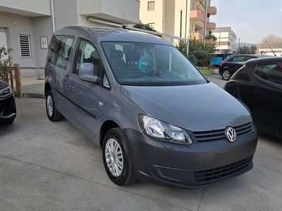 Usata VW Caddy Trendline 102 CV (75 kW) 2013 Grigio Monovolume