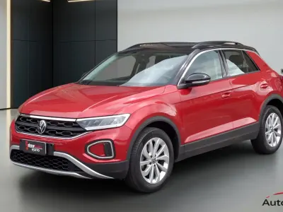 Usata VW T-Roc Life 150 CV (110 kW) 2022 Kings red metallizzato SUV