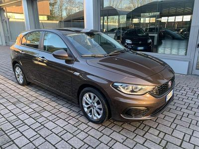 Usata Fiat Tipo Easy 95 CV (69 kW) 2018 Marrone Berlina