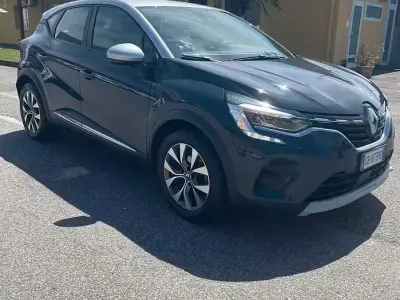 Usata Renault Captur Zen 101 CV (74 kW) 2020 Grigio SUV