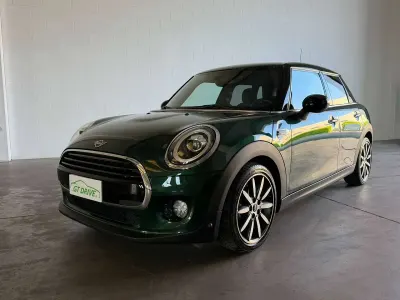 Usata Mini Cooper D Hype 116 CV (85 kW) 2018 Verde metallizzato Utilitaria