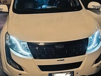 Usata Mahindra XUV500 170 CV (125 kW) 2019 Bianco SUV