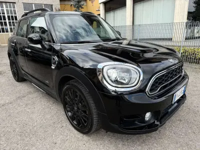 Begagnad Mini Cooper S Countryman Hype 192 HK (141 kW) 2018 Svart SUV