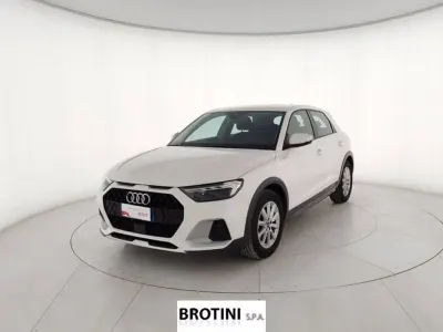 Usata Audi A1 Sportback Business 95 CV (69 kW) 2025 Bianco pastello Utilitaria