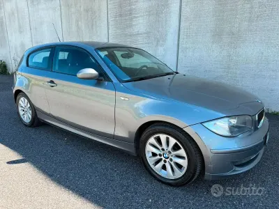 Usata BMW 118 143 CV (105 kW) 2009 Grigio Utilitaria