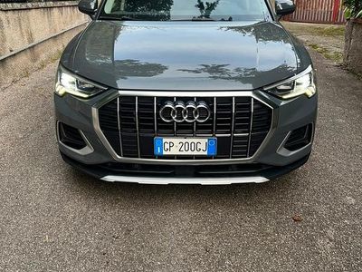 Begagnad Audi Q3 Advanced 150 HK (110 kW) 2019 Grå SUV