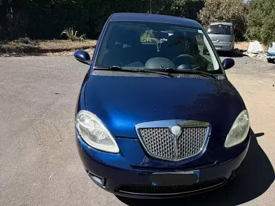 Usata Lancia Ypsilon 60 CV (44 kW) 2006 Blu Utilitaria